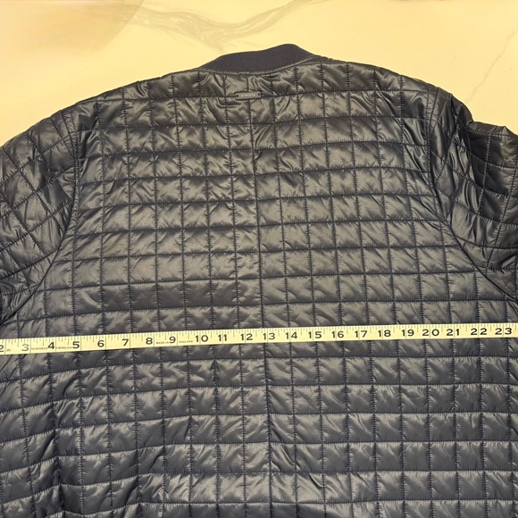ATHLETA Navy Blue Grandview Primaloft Shell
Quilted Jacket | XL - Picture 8 of 10